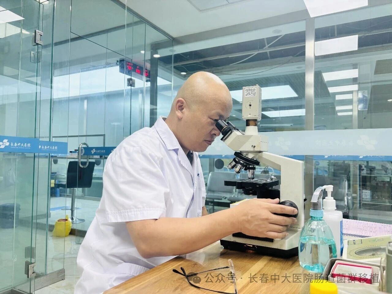 商洛市|高朋磊医师：左手男科临床，右手肠道菌群移植深入研究